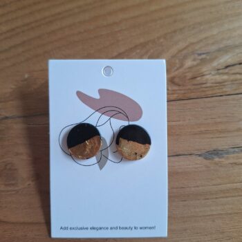 Zwarte stekers met goud L