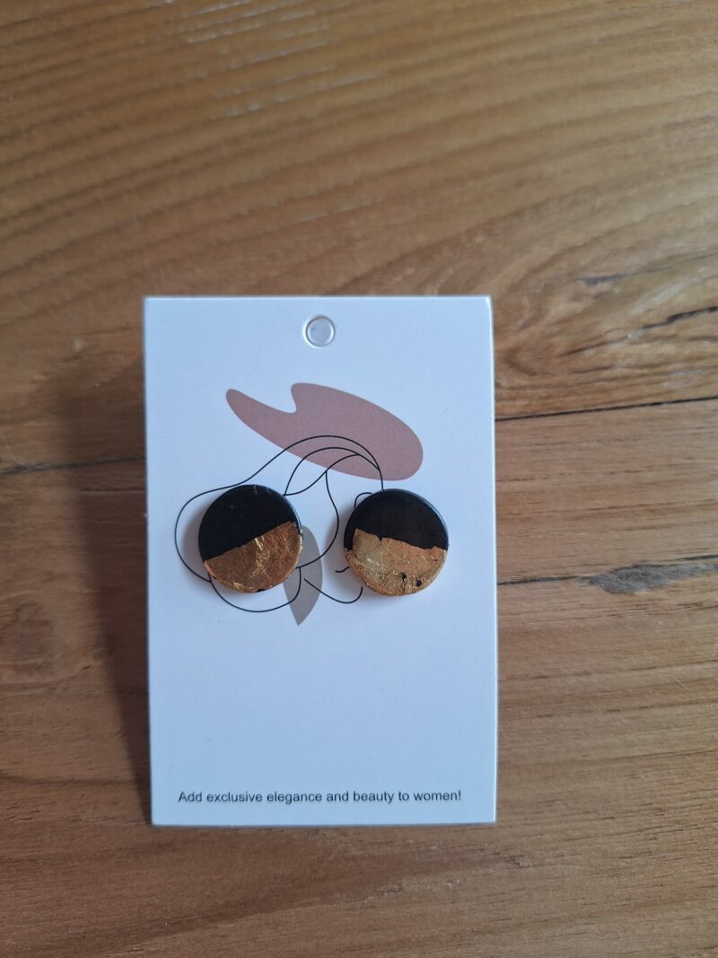 Zwarte stekers met goud L
