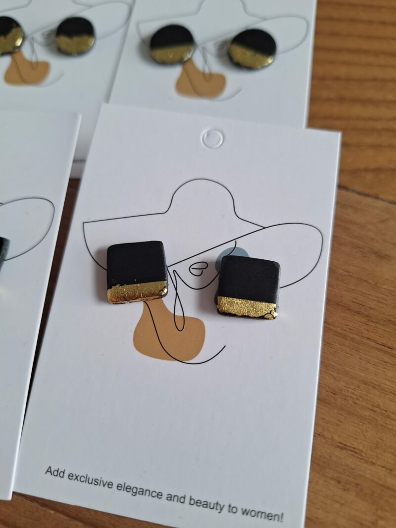 Zwarte stekers met goud