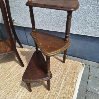 Plantenstaander in trapvorm
