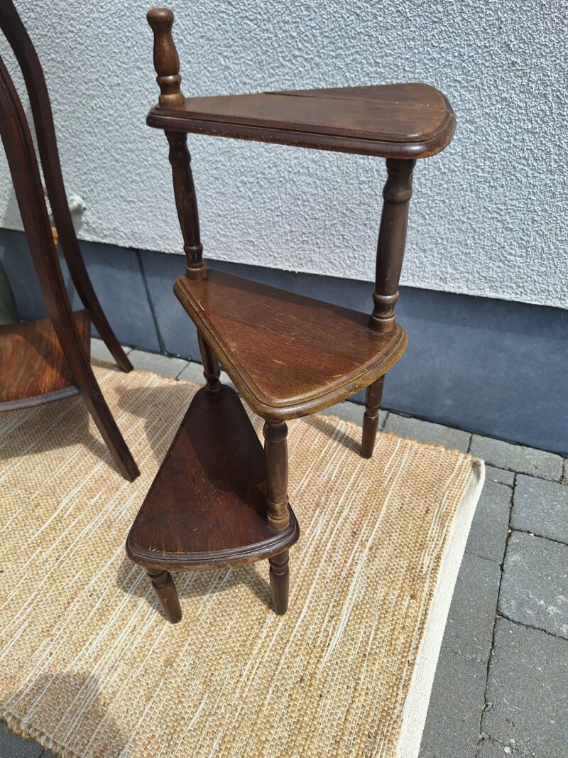 Plantenstaander in trapvorm