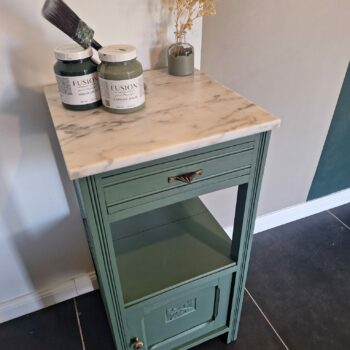 kastje met wit marmer